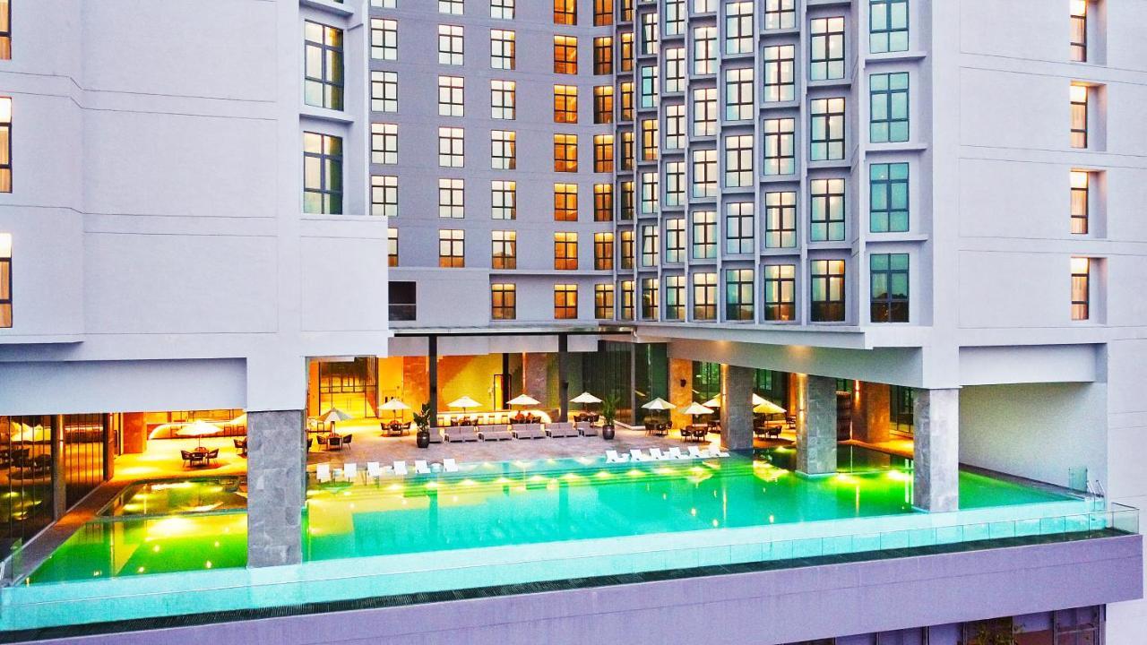 M World Hotel Formerly Known As Avante Hotel Petaling Dzsaja Kültér fotó The swimming pool at the hotel